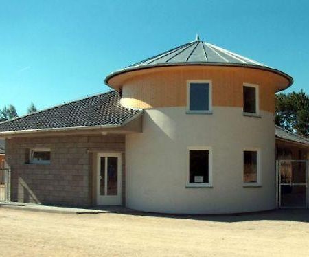Motel Dacice Bagian luar foto