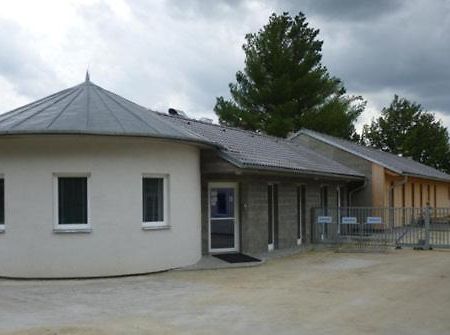 Motel Dacice Bagian luar foto