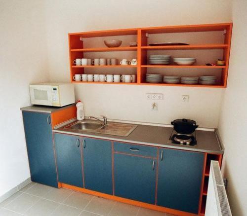 Motel Dacice Bagian luar foto