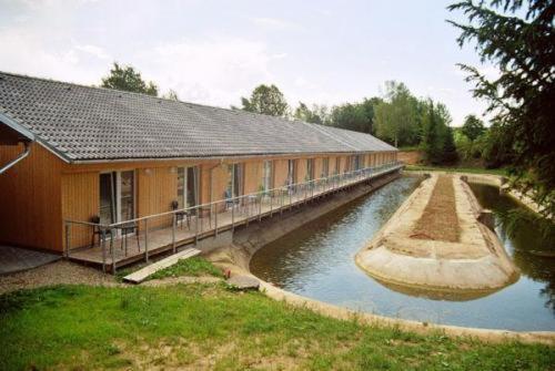 Motel Dacice Bagian luar foto