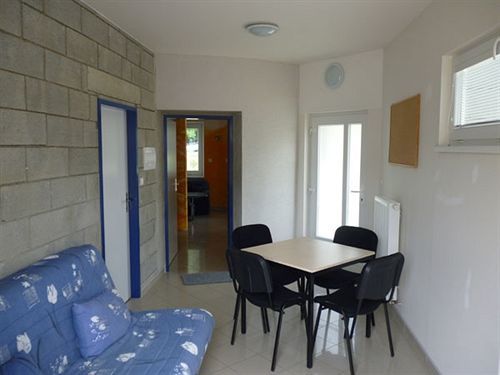 Motel Dacice Bagian luar foto